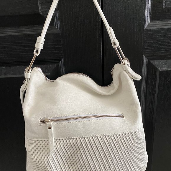 Sac à main à bandoulière en cuir blanc de marque THE TREND. - Picture 3 of 9